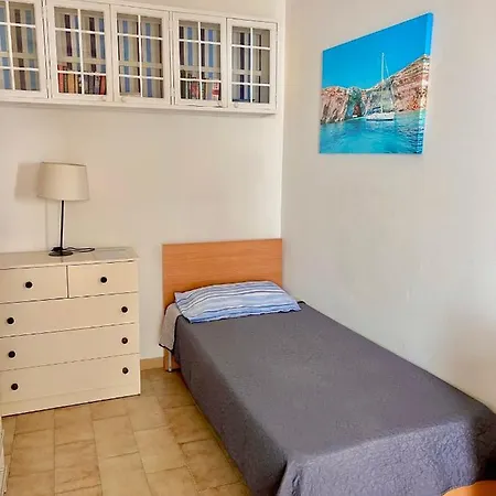 San Julians With Shared Bathroom *
