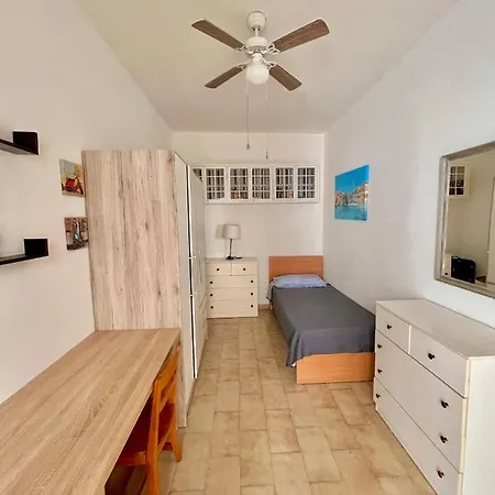 San Julians With Shared Bathroom * Saint Julian's