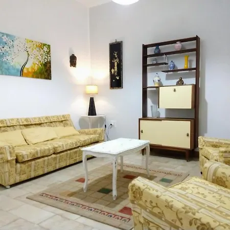 Homestay San Julians With Shared Bathroom
